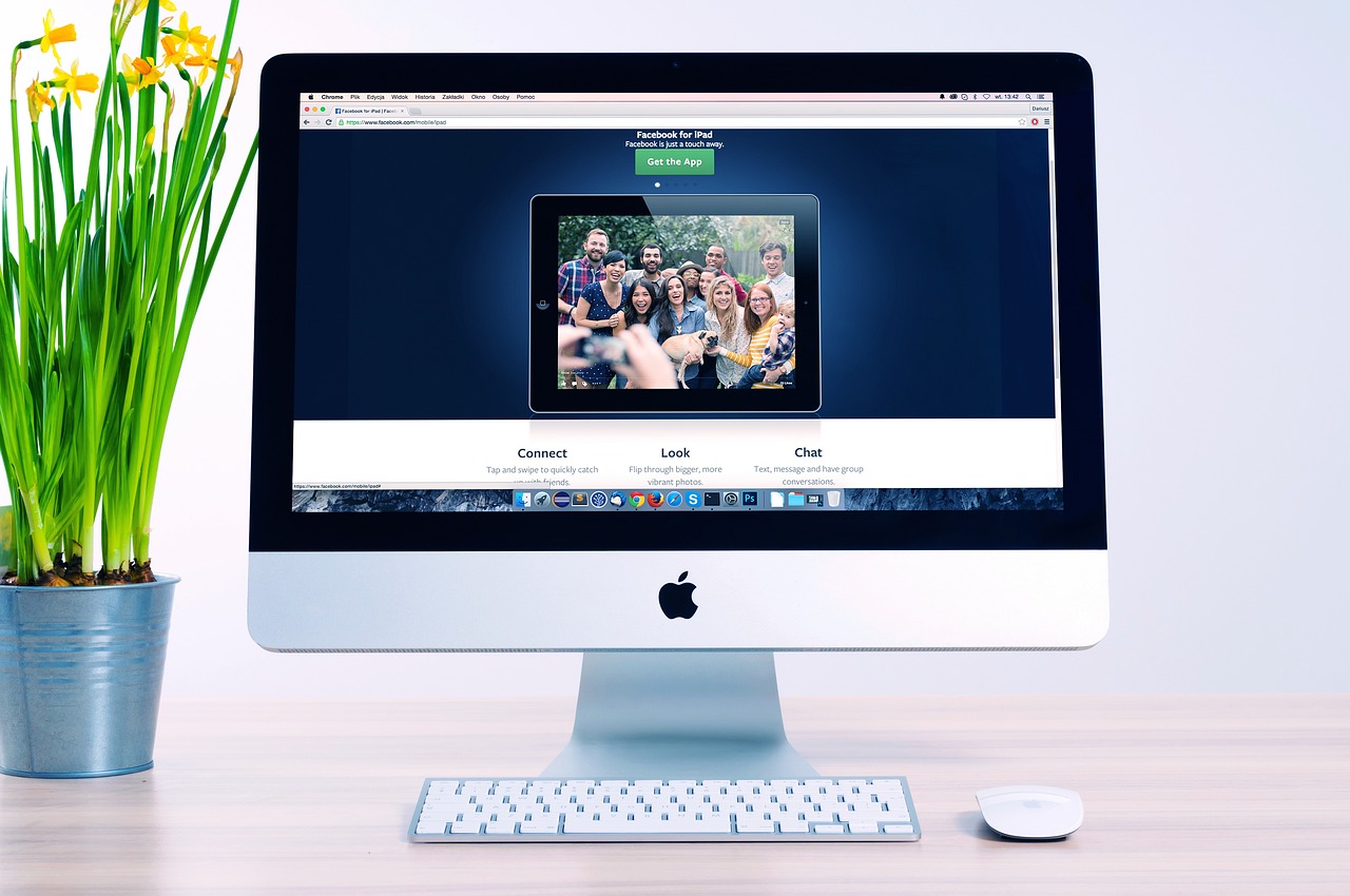 Modern weboldal dizájn felhasználóbarát elrendezéssel